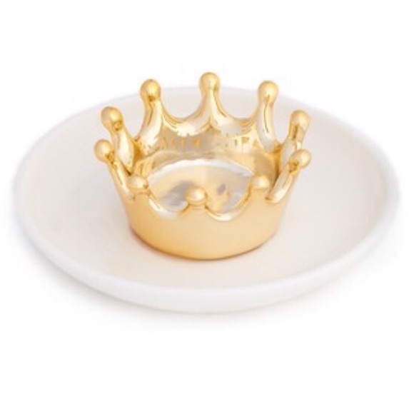 LC Lauren Conrad Other - NIB Unique Ceramic Gold Crown Trinket Tray LC Lauren Conrad Other - NIB Unique Ceramic Gold Crown Trinket Tray